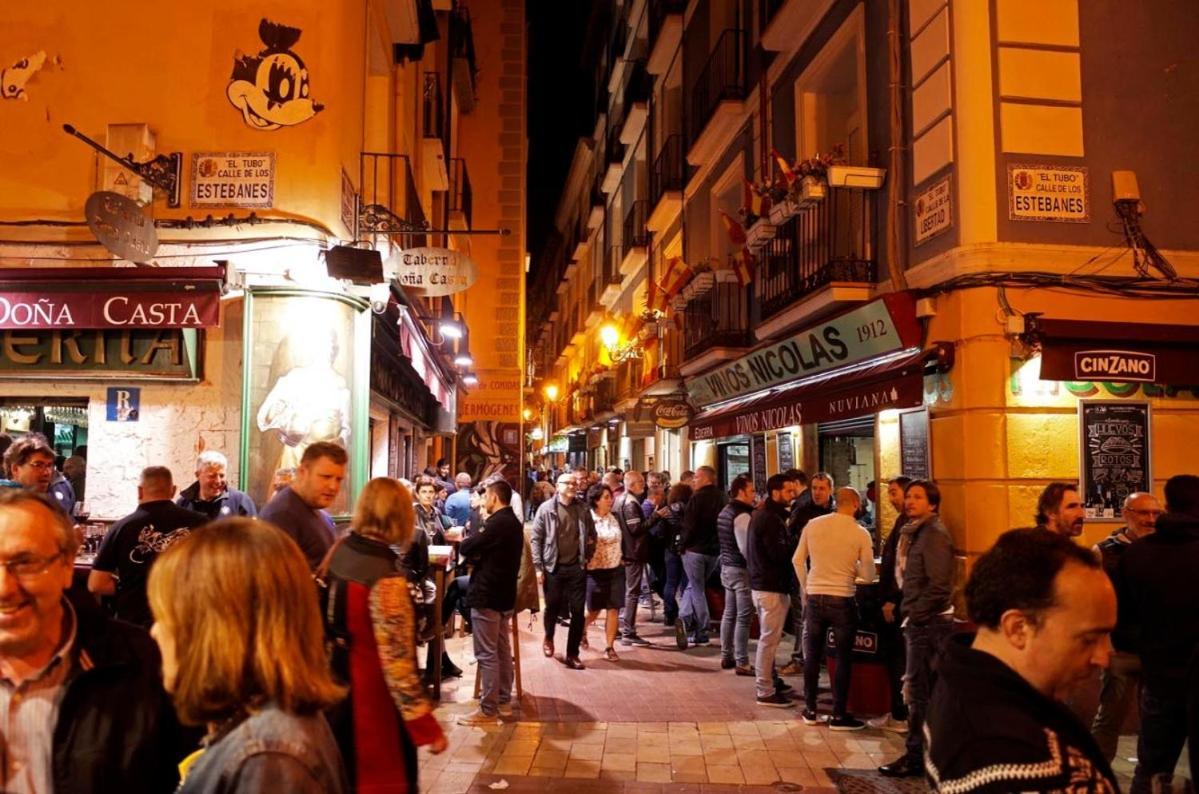 Piso Para 4 Con 2 Parking En Casco Historico De Zaragoza 2 Noches Minimo Esterno foto